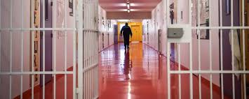 Ain Un Detenu Agresse Un Gardien De Prison Qui Marchait Sur Son Tapis De Priere