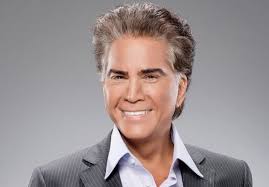 En Albardón, la gente va llegando al baile y todos quieren ver gratis al  Puma