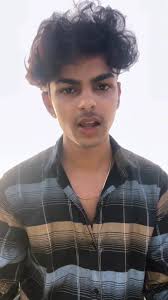 Kya pose hai yr ye 😂, ., ., ., ., #teamsachinnn #reelkarofeelkaro  #foryoupage #shortreel #comedy #funnyreels #fb #funny