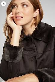 Donna Mara's Instagram, Twitter & Facebook