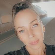 Gwen Middleton's Instagram, Twitter & Facebook