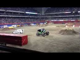 Grave Digger At Monster Jam 2013 Alamodome Youtube