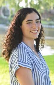 Diana Fierro's Instagram, Twitter & Facebook