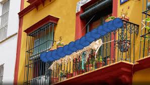 8 empresas y servicios relacionados con farolillo feria. Los Fabricantes De Farolillos Invitan A Los Ciudadanos A Simular La Feria En Sus Balcones Para Evitar La Ruina