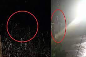 Penampakan yg sangat menyeramkan seperti pocong kuntilanak dan genderuwo bisa memberikan terapi kejut bagi yg melihatnya.dalam video ini hanyalah hiburan. Waze Bawa Ke Ladang Kelapa Sawit Kedai Makan Tiada Yang Ada Hanya 5 Pasang Mata Memerhati Dan Si Tua Bongkok Mistik Mstar