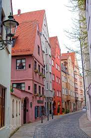 narrow streets of the old town of augsburg pfladergasse augsburg bayern deutschland old town augsburg street