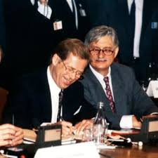 Havel died yesterday, on sunday. Ivan Milos Havel Zemrel Ve Veku 82 Let Nasli Ho Ve Vane Cnn Prima News
