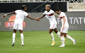 Everton ribeiro, vitinho, natan, bruno. Flamengo Massacra Corinthians Por 5 A 1 E Assume A Lideranca Bsb Times