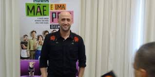 Em 2013, o espetáculo virou filme, que teve o maior público do cinema nacional no ano, com 4,6 milhões de espectadores. Paulo Gustavo E O Protagonista De Minha Mae E Uma Peca