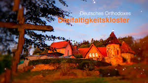 Slujbele sunt săvârșite în biserici, cu ușile închise, fără accesul credincioșilor, ca urmare a măsurilor de prevenție şi limitare a răspândirii coronavirusului. Parohia Romana Ortodoxa Traunreut Siebenburgenerstr 2 Traunreut 2021