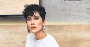 27 de agosto de 1982) es una actriz y cantante turca, conocida por su rol de sherazade en la serie de televisión turca binbir gece, lo cual la llevó a tener gran reconocimiento. Koreller Birbirine Dustu Zeynep Korel Den Flas Iddia Berguzar Korel Ile Halit Ergenc In Evliligini Bebek Kurtardi Takvim