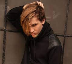 Long Fringe On Grown Out Undercut Hair And Beard Styles Growing Out Undercut Short Hair Undercut