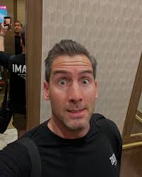 Progress is slow. It mostly feels hard. I'll do it anyways. Also, here's a  close up of Nigel's face and a more energetic selfie 📸  @laylaclark.videocapturee