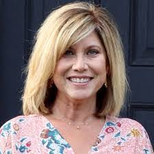 Sharon Mellott's Instagram, Twitter & Facebook