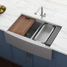 As such, farmhouse sinks are offered in many material options and styles, ranging from country kitchen to transitional to contemporary. 33 Apron Front Workstation Low Divide Double Bowl 60 40 Farmhouse Kitchen Sink 16 Gauge Stainless Steel Ruvati Usa