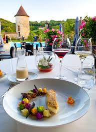 Poisson Au Restaurant Gastronomique Le Capella Restaurant Gastronomique Gastronomie Menu Degustation