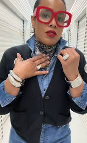 geri jones (gerijustgeri)