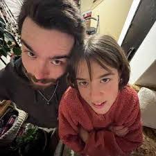 Robert Wigginton's Instagram, Twitter & Facebook