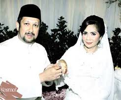 0 ratings0% found this document useful (0 votes). Tengku Zawyah Binti Tengku Izham Asyraf Khalid Dedah Pernah Kena Sound Dengan Ibu Tirinya Datuk Siti Nurhaliza Berita Steady Tengku Zawyah Was Previously Married To Datuk Seri Khalid Mohamad Jiwa