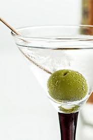 How To Make A Perfect Medium Dry Martini Cdkitchen Com Happyhour Cocktails Martini Cocktail Bar Drinks Dry Martini Recipe Dry Martini Dry Vodka Martini
