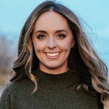 Cassie Mcclellan's Instagram, Twitter & Facebook