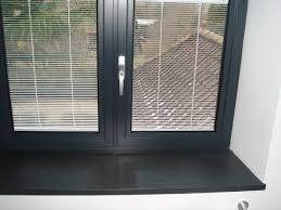 Schiefer Fensterbanke Sind Unglaublich Attraktiv Und Ausserst Pflegeleicht Wenn Sie Nach Modernem Stil Sind Dann Wah Fensterbank Innen Fenster Moderner Stil