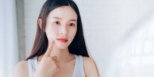 Masker wajah satu ini ditujukan untuk kulit kering. Manfaat Kunyit Untuk Wajah Serta Cara Membuat Maskernya