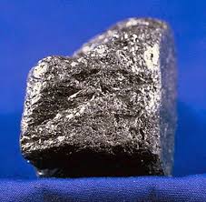 Cada átomo em uma folha de grafeno é conectado a seus três vizinhos mais próximos por uma ligação σ e contribui com um elétron para. El Grafeno Material Del Futuro Rocks And Minerals Minerals Crystals And Gemstones