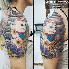 Ngày trước, các chiến binh khi ra chiến trường thường xăm mình để ghi lại thông tin của cá nhân lên cơ thể để giúp người thân có thể nhận dạng được họ hay xăm những vị thần chiến binh lên cơ thể để đem lại cho họ sức mạnh tinh thần ở. Y NghÄ©a Hinh Meo Tháº§n Tai Trong XÄƒm Nghá»‡ Thuáº­t