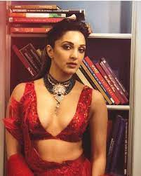 Channeling her inner mermaid, bollywood star kiara advani on sunday treated fans to a stunning throwback picture from one of her vacations in an exotic location. Kiara Ali Advani On Instagram Follow Kiaraaliiadvani For More Anayapandaybeautiful Ananyabeautiful Anan Kiara Advani Bollywood Actress Red Outfit