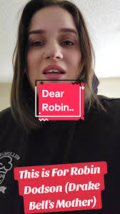 Robin Dodson's Instagram, Twitter & Facebook