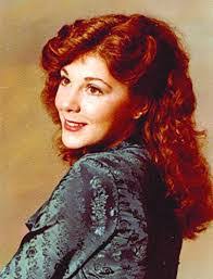 Tracy Kirchner's Instagram, Twitter & Facebook