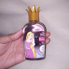 Thalia (penyanyi) ini adalah versi stabil, diperiksa pada tanggal 1 januari 2021. Parfum Princess Eskulin Shopee Indonesia
