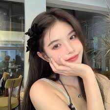 This is a clip from Molly Maxwell, written and directed by Sara St. Onge.  When I auditioned for it I was asked to sing something akin to Feist, and  at the time