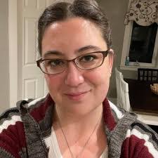 Maura Brady's Instagram, Twitter & Facebook