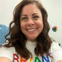 Look at her go! So proud of our Women's Leadership Living and Learning  community alumna ❤️Taylor V.