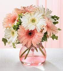Simple Flower Arrangements For Decorating Your Home Flower Arrangements Simple Flowers Beautiful Flowers