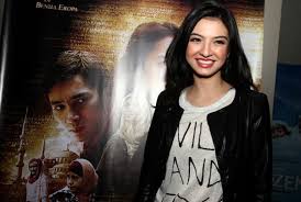 99 cahaya di langit eropa izle. 99 Cahaya Di Langit Eropa Film Terlaris 2013 Republika Online