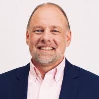 Kim Weishaar's Instagram, Twitter & Facebook