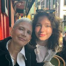 If my mum was here she'd be fighting for this': Group demands breast cancer  screening changes