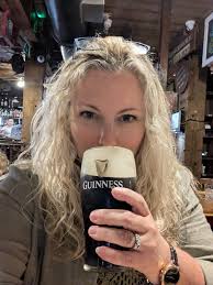 Hello from Ireland! I'm enjoying vacation time with family and friends so I  will be posting photos more than anything else for the next couple of  weeks. Sláinte!