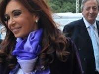 El pasado sábado 2 de enero, la vicepresidenta tomó un vuelo de aerolíneas argentinas y una trabajadora que coordinaba dicho viaje logró. 15 Ideas De Kirchner Cristina Kirchner Joven Peronistas Presidentes Argentinos