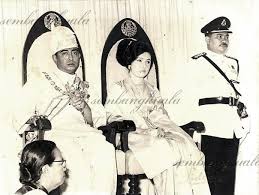 Nama julia rais sering kali menjadi perhatian suatu ketika dahulu menerusi drama yang dilakonkannya. Gelaran Isteri Kedua Sultan Perak Yang Ramai Tidak Tahu