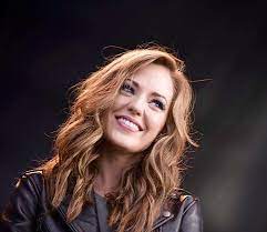 Bway Actors Laura Osnes Cinderella And Bonnie Clyde Laura Osnes Pretty Hairstyles Beauty Inspiration