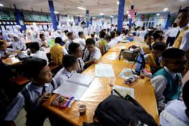 Bisa jadi sekolah tersebut menggunakan kunci jawaban ujian nasional. Sekitar Ujian Pencapaian Sekolah Rendah Upsr 2019