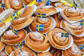 Många svenskar är avundsjuka på hur norge firar sin nationaldag. File Sveriges Nationaldag 2014 Jpg Wikimedia Commons
