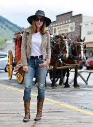Sydne Style Shows Western Outfit Ideas In Cowboy Boots And Jeans Cowboy Boot Outfits Casual Winter Outfits Cowboy Outfits