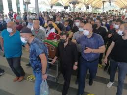 Yoğurt süt ayran bize ballı kaymak vekilim size çok çalıştınız başkanım taze taze kaymak size alman lazım yemen lazım sonra farkı görmen. Oguz Yilmaz Son Yolculuguna Ugurlandi Son Dakika Haberleri