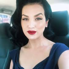 Elizabeth Almendarez's Instagram, Twitter & Facebook