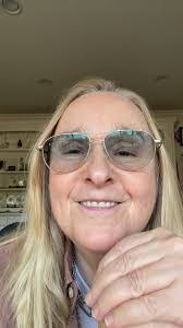 Veronica Kremer's Instagram, Twitter & Facebook